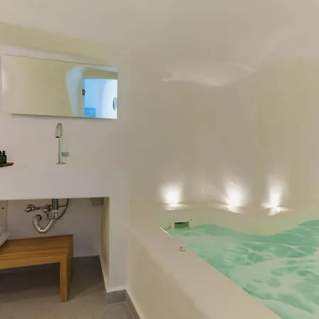 Apartamento Villa Karterados Suites