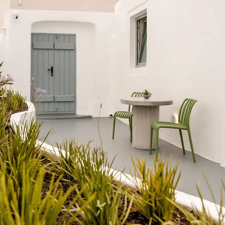 Villa Karterados Suites דירה