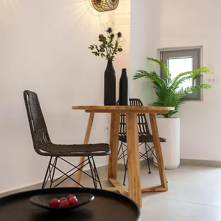 Villa Karterados Suites * קרטראדוס